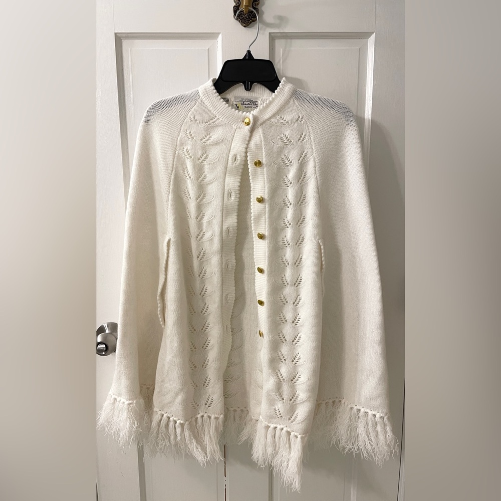 Vintage Sweater Bee By Banff Cape with Fringe - Picture 2 of 7
